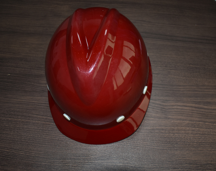 玻璃鋼安全帽廠家教你安全帽的合格標(biāo)準(zhǔn)。